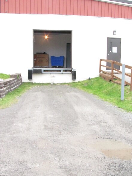 More Photos Of 101 Lincoln Pky, East Rochester Light Manufacturing For Lease