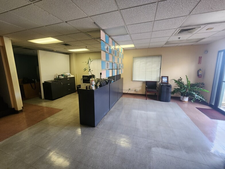 More Photos Of 99-1418 Koaha Pl, Honolulu Light Manufacturing For Sale