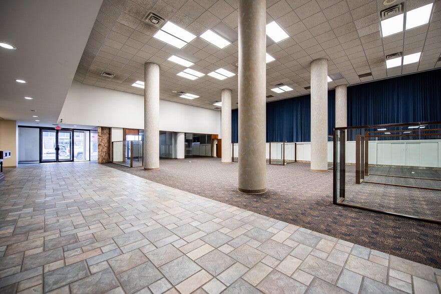 More Photos Of 401 W Texas Ave, Midland Office For Sale