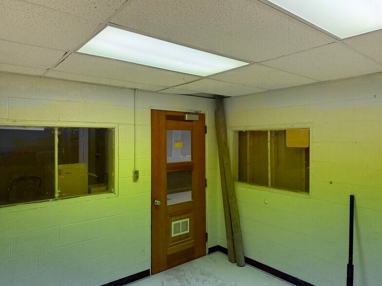 More Photos Of 2960 W Enon Rd, Xenia Flex For Lease