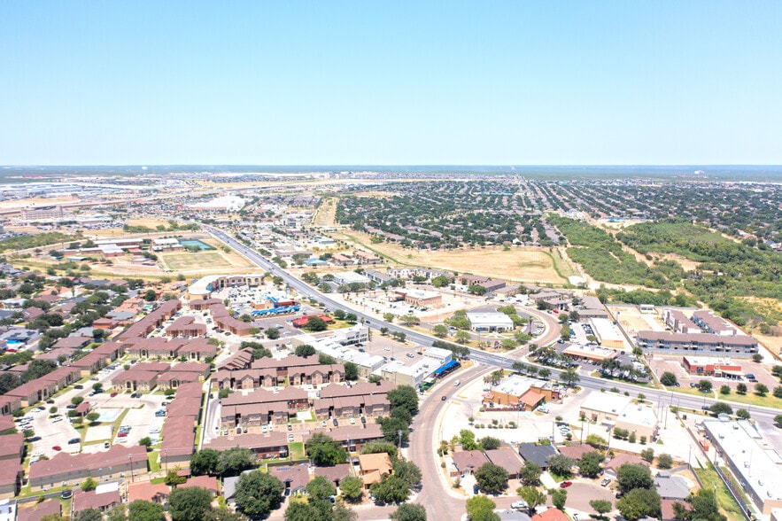 More Photos Of 9803 Sterling Loop, Laredo Storefront Retail Office For Sale