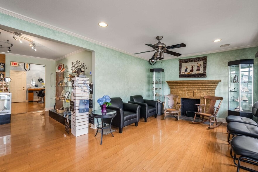 More Photos Of 4065 Lawrenceville Hwy, Tucker Office For Sale