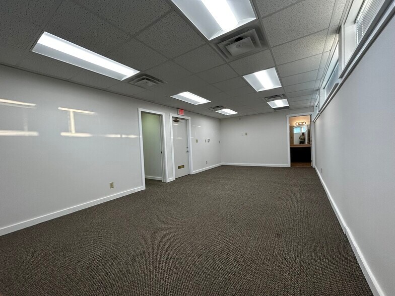 More Photos Of 6820 Roosevelt Ave, Middletown Medical For Lease
