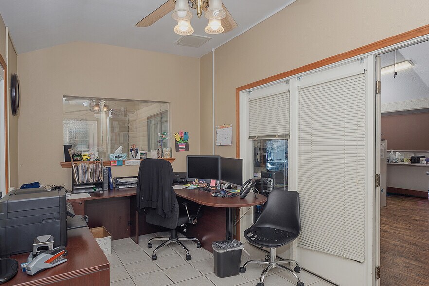 More Photos Of 26407 Oak Ridge Dr, Spring Medical For Sale