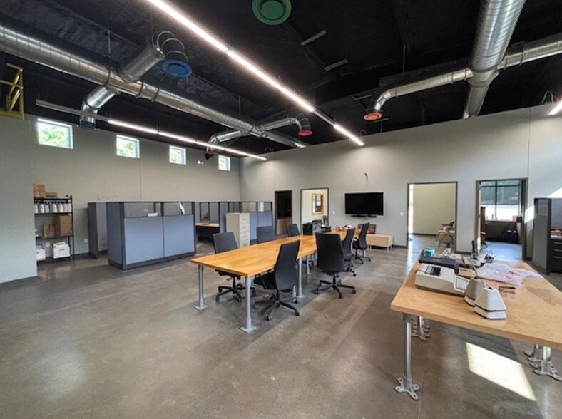 More Photos Of 1170 W Highway 92, Newton Warehouse For Sale