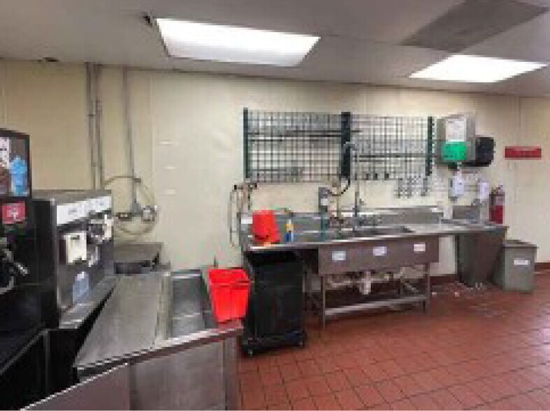 More Photos Of 3161 Joliet Ave, Missouri Valley Fast Food For Lease