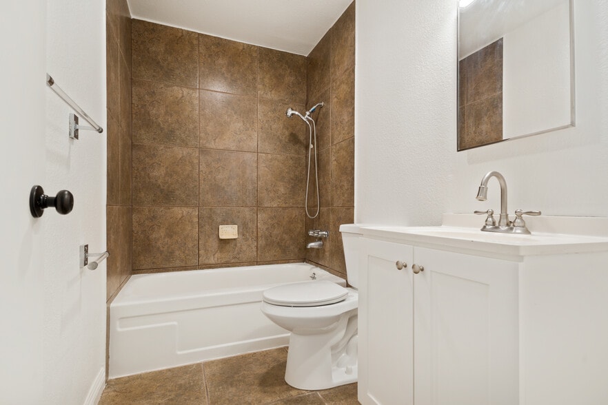 More Photos Of 1312-1322 Bulldog Ln, Fresno Apartments For Sale