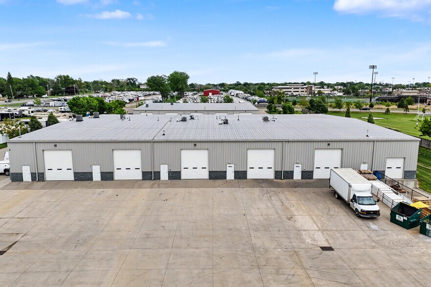 More Photos Of 808 SW Cherry St, Ankeny Distribution For Lease