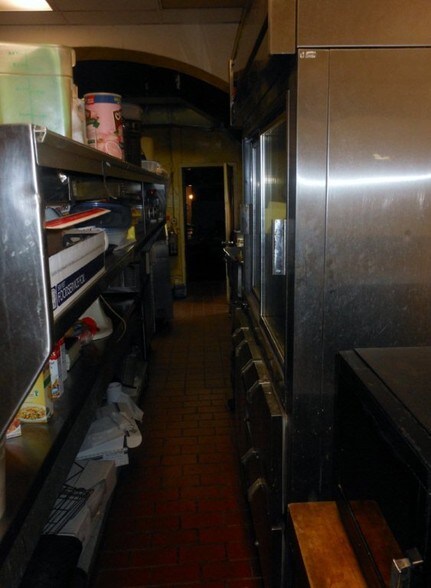 More Photos Of 6000 Eastern Ave, Baltimore General Retail For Sale