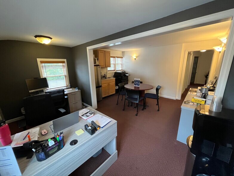 More Photos Of 142 Queen St, Southington Loft Creative Space For Sale