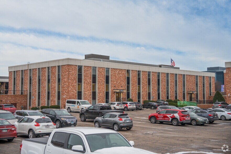 More Photos Of 7850 Metro Pky, Bloomington Office For Lease