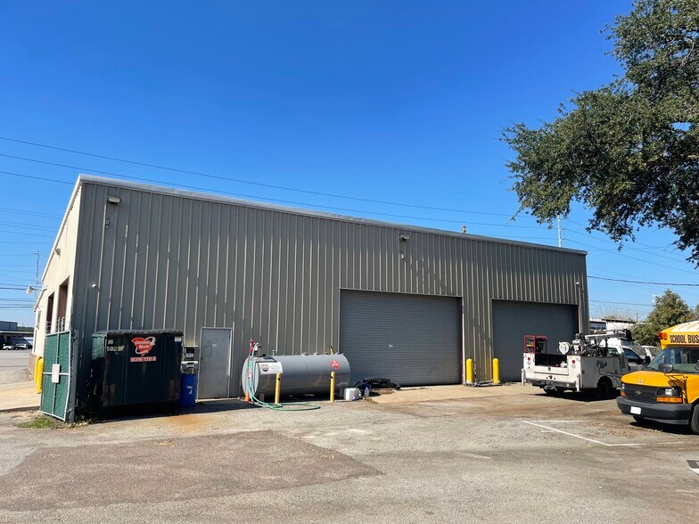 More Photos Of 4614 Rivers Ave, Charleston Service For Lease