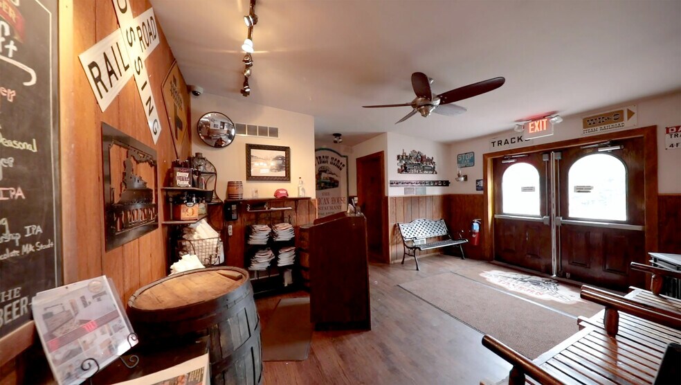 More Photos Of 102-106 S Main St, Alburtis Multifamily For Sale