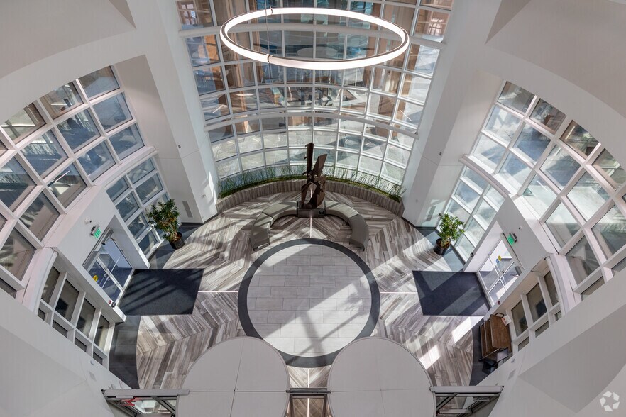 More Photos Of 25300-25330 Telegraph Rd, Southfield Office For Lease