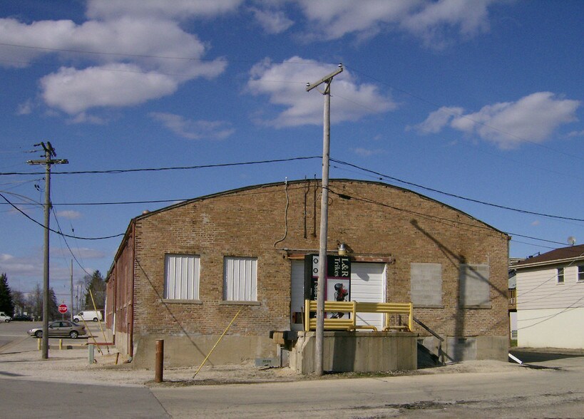 More Photos Of 177 W Lincoln Ave, Hinckley Warehouse For Sale