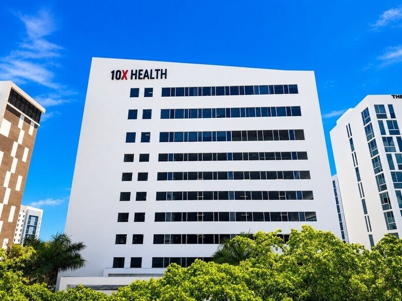 More Photos Of 2920-2950 NE 207th St, Aventura Unknown For Lease
