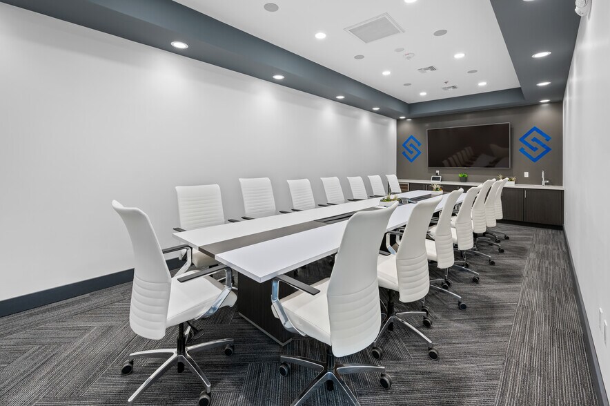 More Photos Of 610 Waltham Way, Mccarran Office For Lease