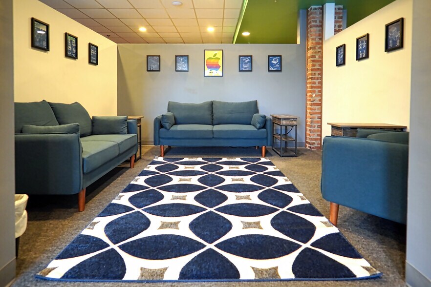 More Photos Of 1630 S Church St, Murfreesboro Coworking Space