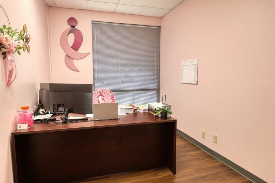 More Photos Of 2929 Mossrock Dr, San Antonio Office For Lease