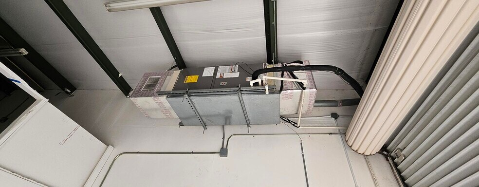 More Photos Of 1133 Industrial Blvd, Naples Manufacturing For Lease