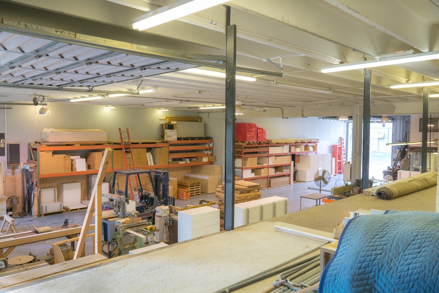 More Photos Of 2169 10th St, Sarasota Warehouse For Sale