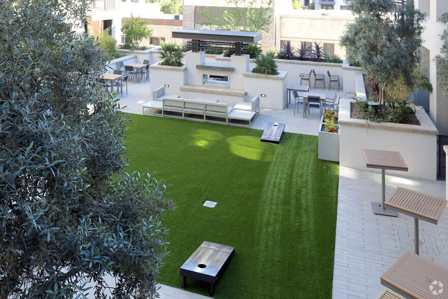 More Photos Of 7350 E Stetson Dr, Scottsdale Apartments For Lease