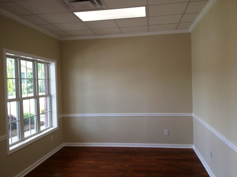 More Photos Of 530 Highland Station Dr, Suwanee Medical For Lease