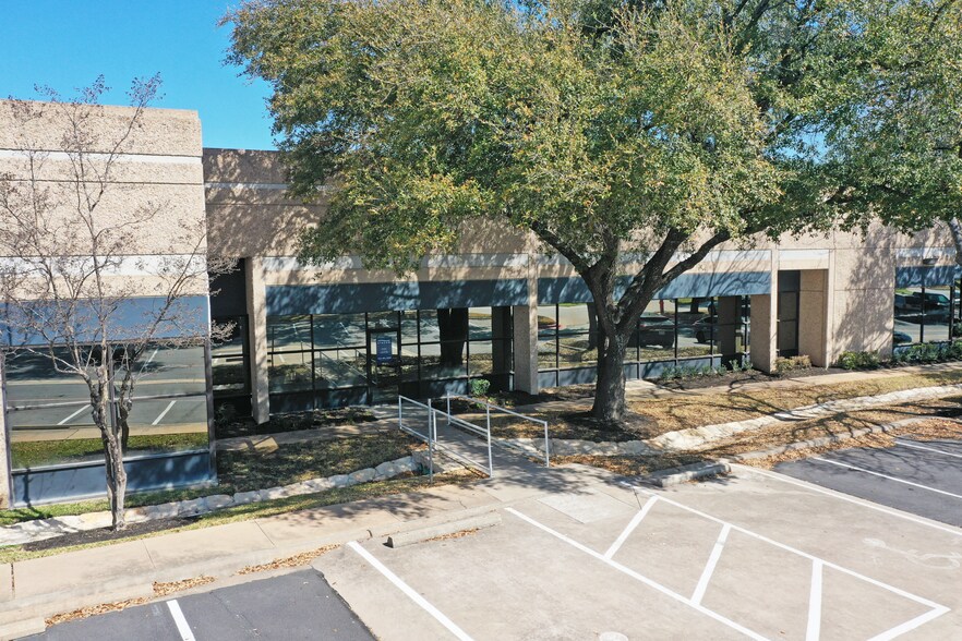 More Photos Of 700 Jeffrey Way, Round Rock Flex For Lease