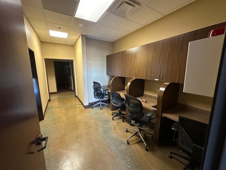 More Photos Of 700 Katy Rd, Keller Office For Lease