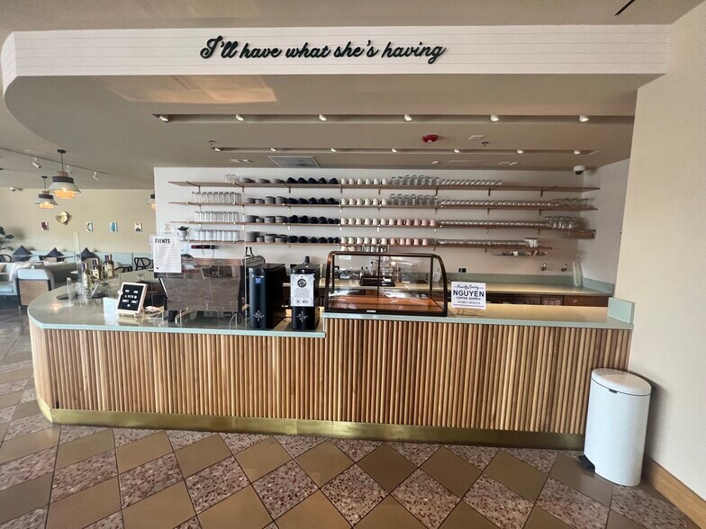 More Photos Of 8550-8594 Santa Monica Blvd, West Hollywood General Retail For Lease