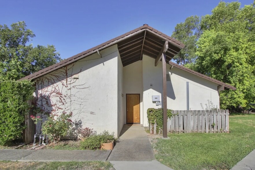 More Photos Of 2310 Evenstar Ln, Davis Apartments For Sale