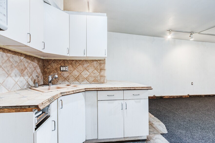 More Photos Of 8642 Venice Blvd, Los Angeles Office Residential For Sale