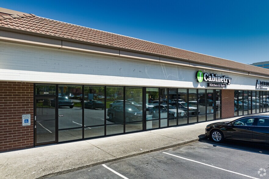 More Photos Of 12662-12678 SE 38th St, Bellevue Storefront For Lease