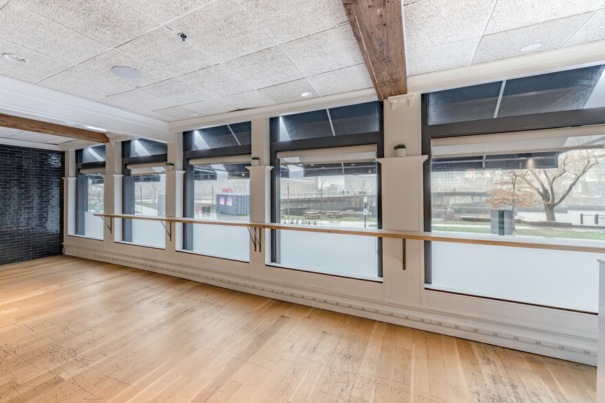 More Photos Of 334 S Water St, Providence Restaurant For Sale