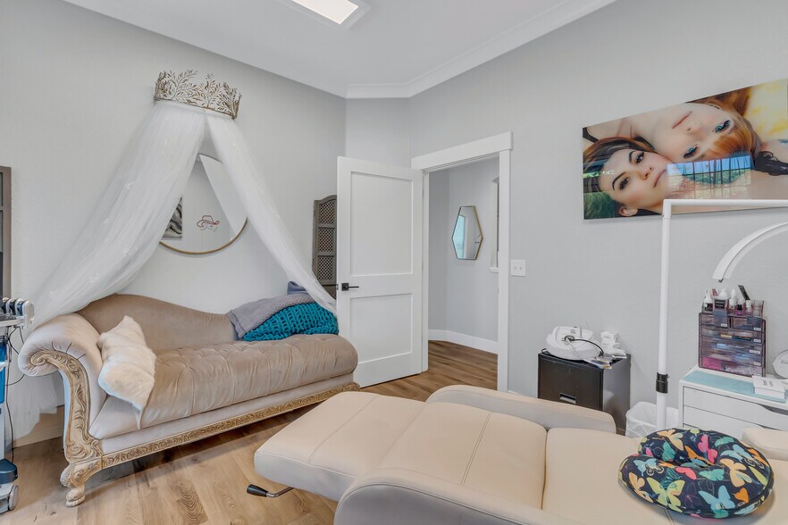 More Photos Of 160 Cherry Ave, Auburn Office Residential For Sale