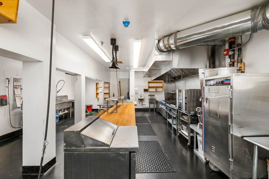 More Photos Of 233 Broad St, Nevada City Hotel For Sale