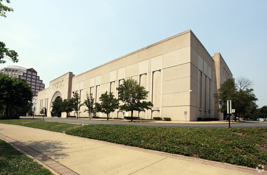 More Photos Of 1100 S Hayes St, Arlington Unknown For Lease