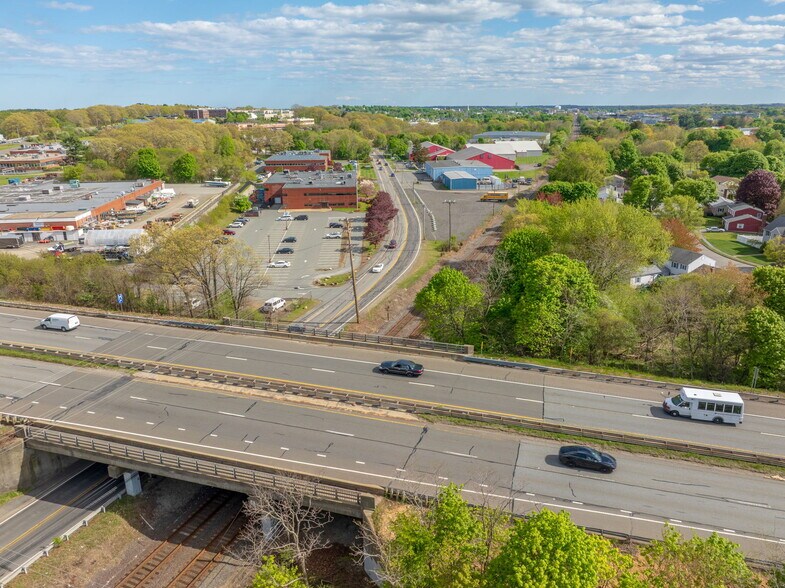 More Photos Of 27 Tozer Rd, Beverly Warehouse For Lease