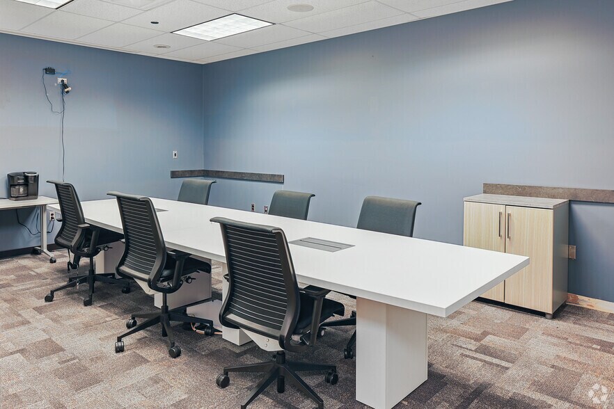 More Photos Of 1740 Golden Mile Hwy, Monroeville Research And Development For Lease