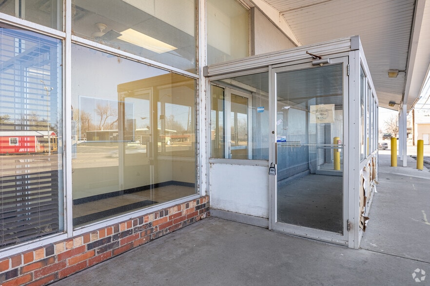 More Photos Of 2110 Oklahoma Ave, Woodward Freestanding For Sale