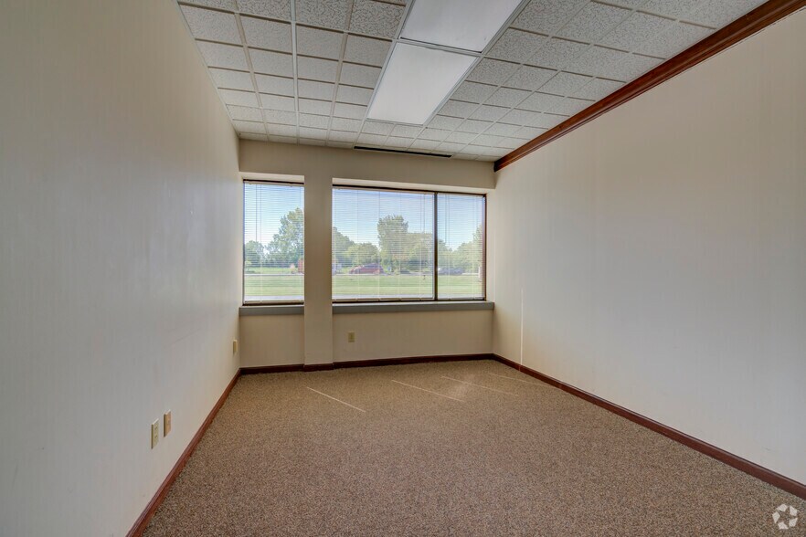 More Photos Of 2370 S Linden Rd, Flint Office For Lease