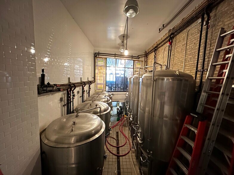 More Photos Of 2323 N Milwaukee Ave, Chicago Restaurant For Sale