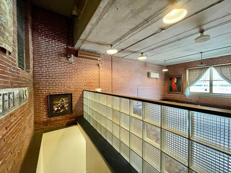 More Photos Of 120 16 1/2 St, Rock Island Office For Sale