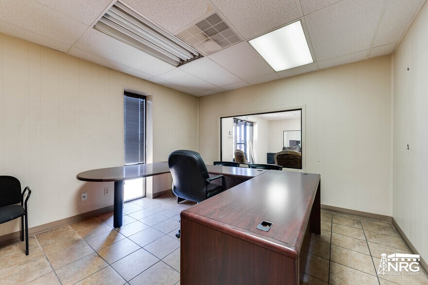 More Photos Of 2818 W 42nd St, Odessa Warehouse For Lease