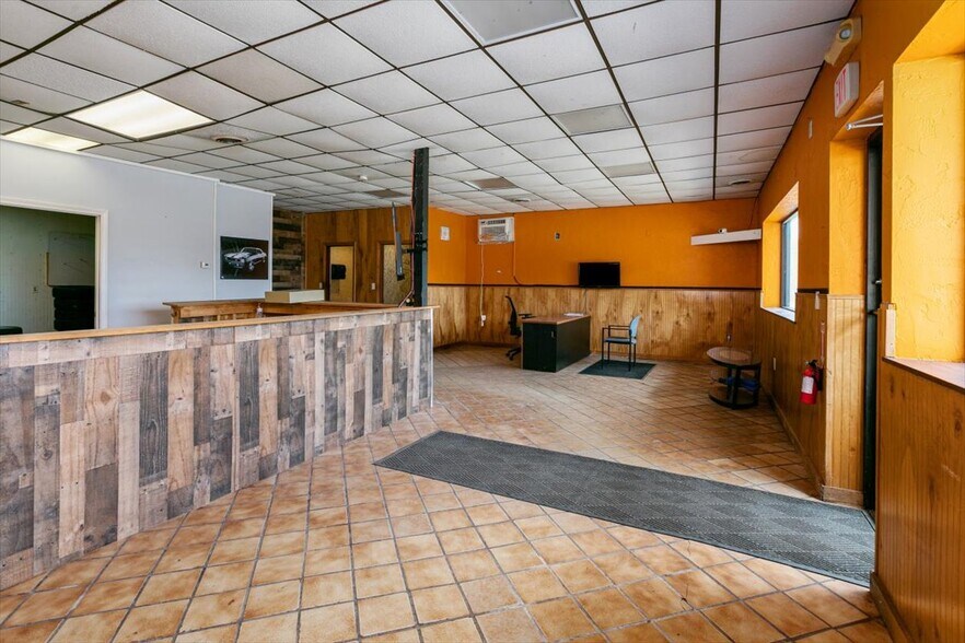 More Photos Of 415 Emerson Ave, Hampstead Restaurant For Sale