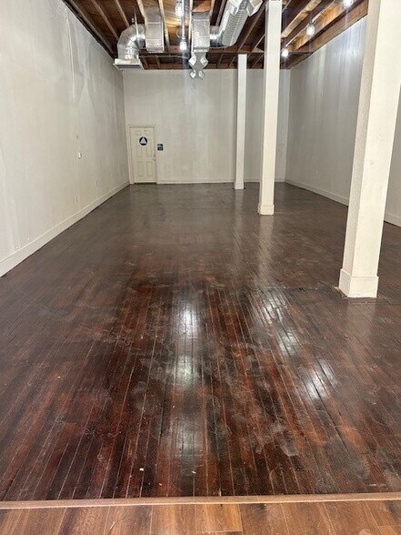 More Photos Of 1522 Wall St, Bakersfield Storefront For Lease