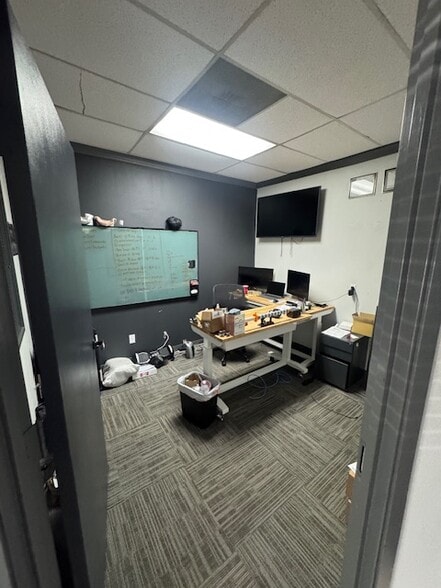 More Photos Of 681 N Plano Rd, Richardson Showroom For Lease