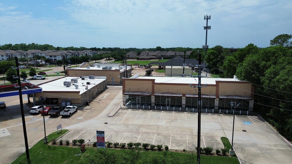 More Photos Of 18010 Kingsland Blvd, Houston General Retail For Sale