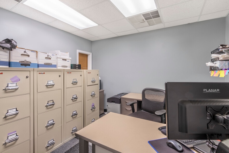 More Photos Of 5095 Crookshank Rd, Cincinnati Light Manufacturing For Sale