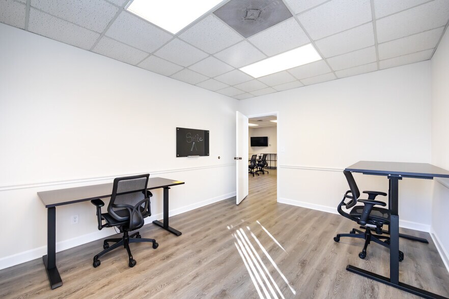 More Photos Of 10801 Johnston Rd, Charlotte Office For Lease